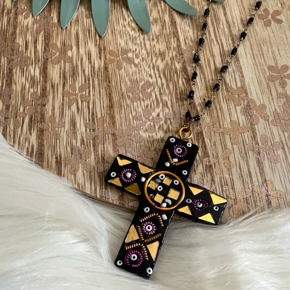 Jewelry - NEW Gorgeous Vintage Black Mirrored Gold Boho Style Cross Necklace ✨
